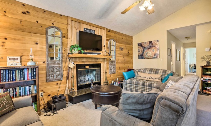 Burnsville Cottage | Bring a Pet: Cozy Burnsville Cottage w/Fire Pit!