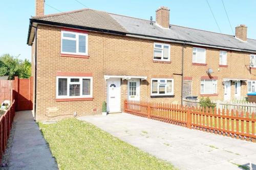Luton House | Bristol House FREE Parking & Airport & M1 & Contractor