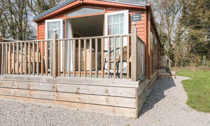 Moreton Cottage | BROAD DOWN, pet friendly, character holiday cottage in Berrow