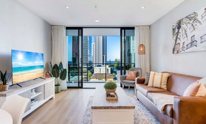 Broadbeach Apartment | Broadbeach Ocean View Apartment - Wifi & Parking