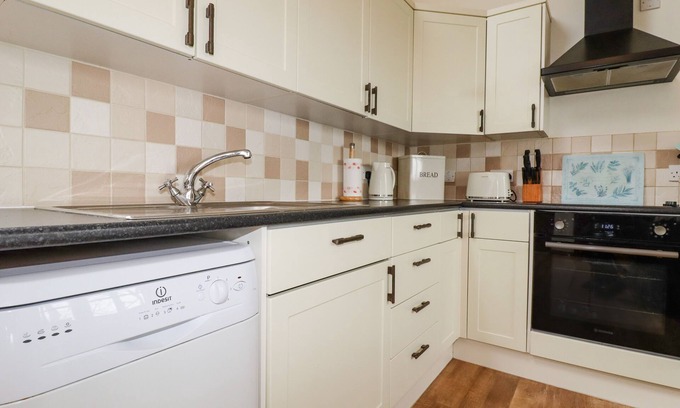 Stenalees Cottage | Brocks Barn