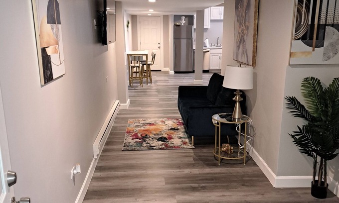 Grand Boulevard Apartment | Bronzeville Beauty - 2 bed/1 bath, small-pet friendly, centrally-located unit