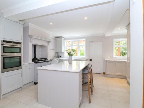 Ipswich House | Brook Lodge