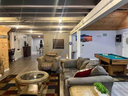 Day House | Brooks bay