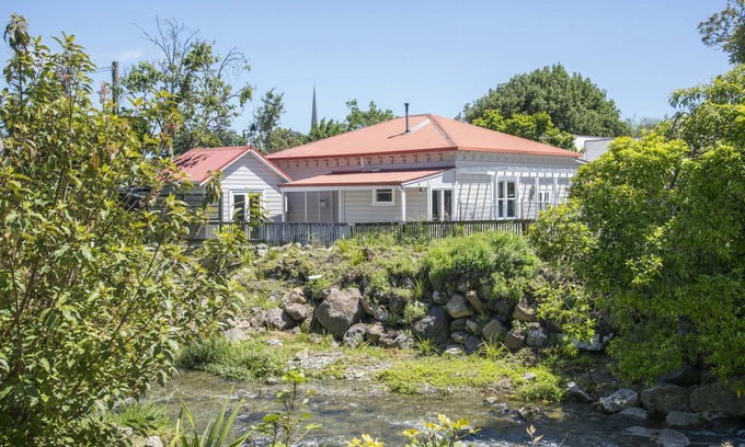 Nelson Cottage | Brookville Cottage - Secluded Nelson Central Location