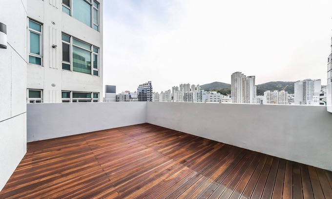 Busanjin Hotel | Browndot Hotel - Gold