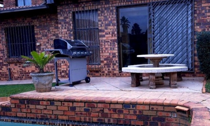 Greater Johannesburg Metropolitan Area Cottage | Bruma Guest Cottage