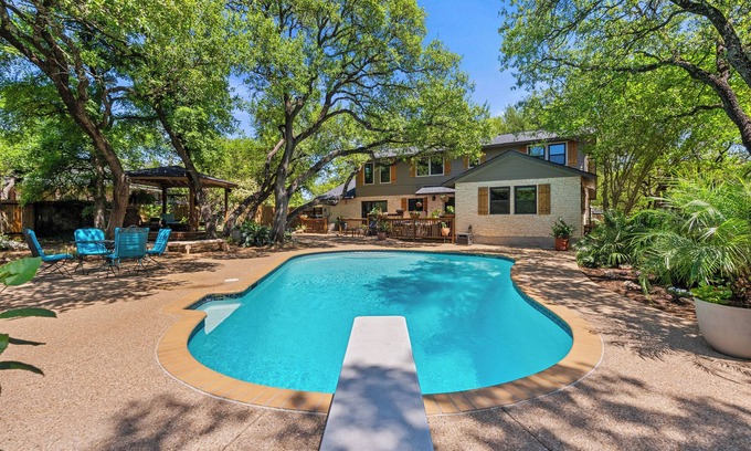 Round Rock House | Brushy Creek Retreat – Serene Backyard Paradise Near Austin - F1