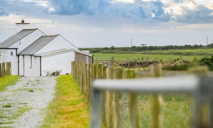 Bodorgan Cottage | Bryn Eithin - a remote that sleeps 2 guests in 1 bedroom