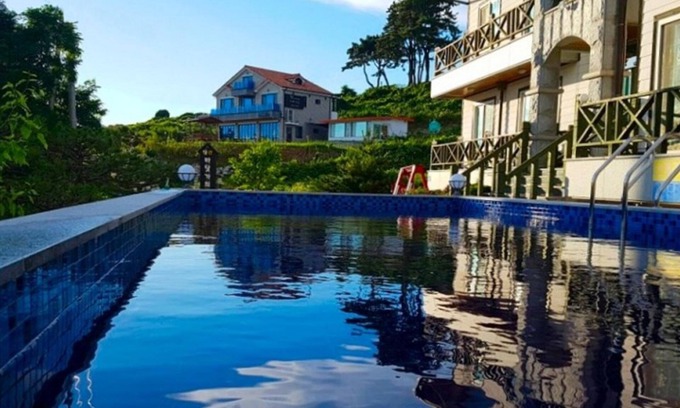 Byeonsan House | Buan Badatgaui Chueok Pension