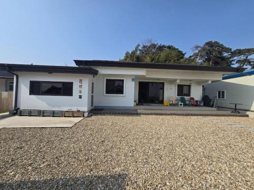 Tangha-ri House | Buan Hwayangyeonhwa Pension