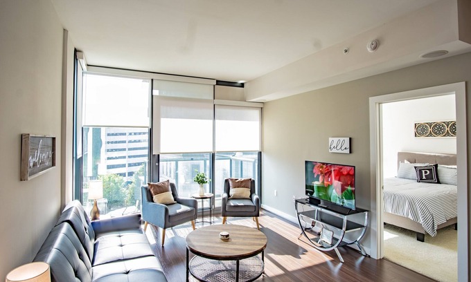 Lenox Apartment | Buckhead Fully Furnished Apartment by RedAwning