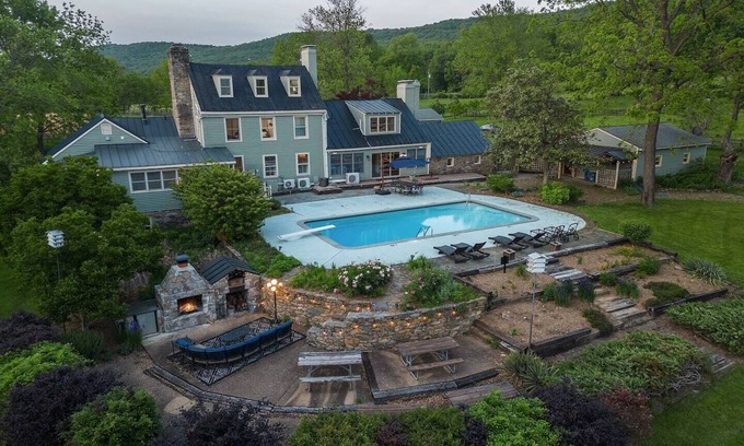 Purcellville House | Buckskin Manor - Historic, Pool, 66 Acre Vineyard