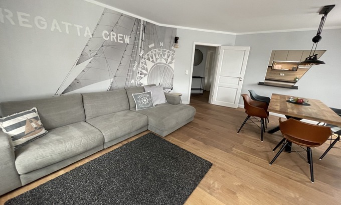 Wismar Apartment | Buddelschiff -zauberhaftes Apartment mit Blick auf Stadtkanal