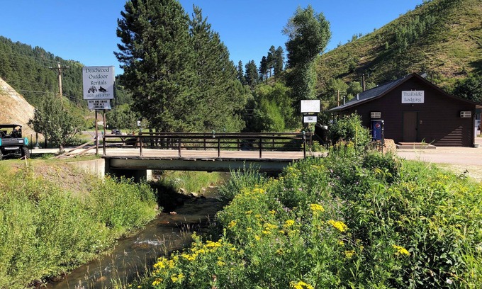 Deadwood Hotel | Budget Friendly Room 108 - Pet Friendly