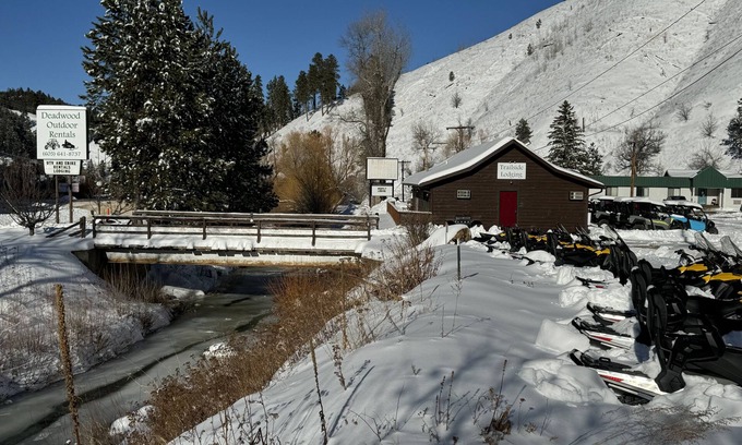 Deadwood Hotel | Budget Friendly Room 110 - Pet Friendly