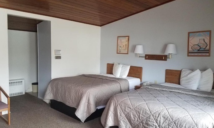 Raton Hotel | Budget Host Melody Lane