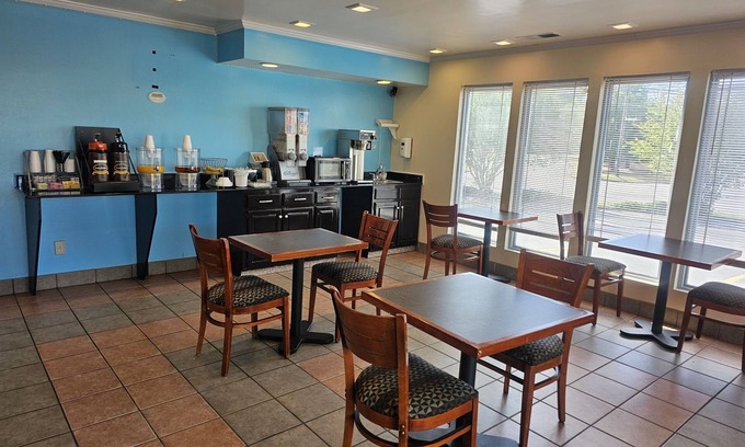 Moody Hotel | Budgetel Inn & Suites