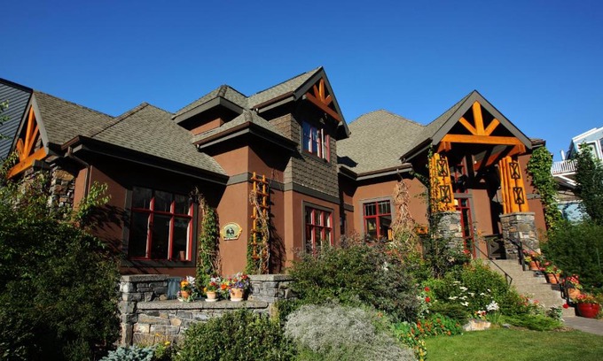 Banff Bed & Breakfast | Buffaloberry Bed & Breakfast
