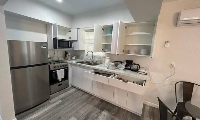 Coral Way Resort | Building next to CocoWalk & Brickell
