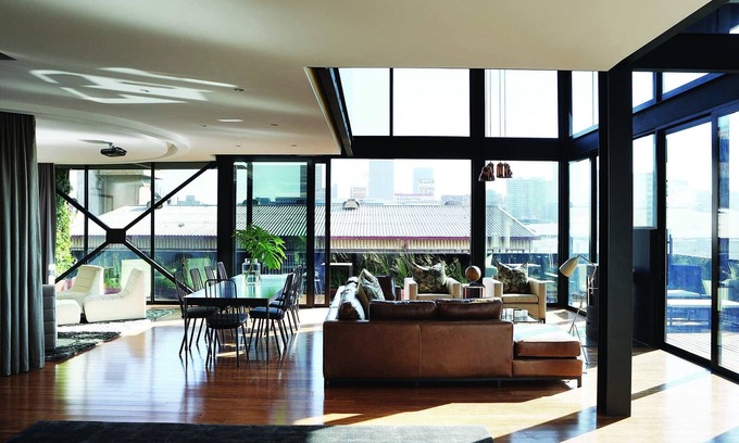 Greater Johannesburg Metropolitan Area Apartment | Building of manual workers