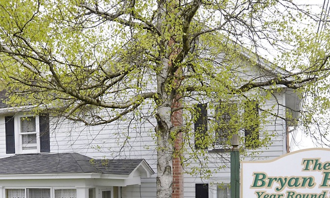 James Creek House | Built in the 1850's, this home has a big story to tell!nBoat park. avail.