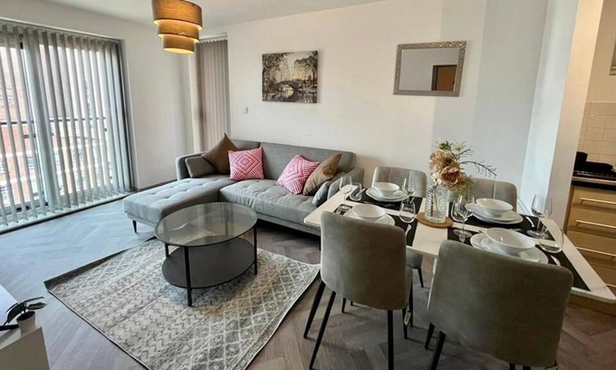 Theatreland Birmingham Apartment | Bullring City Centre Mailbox 2 Bed Apartment In West Midlands Birmingham