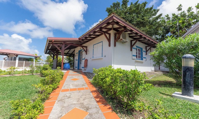 Capesterre-de-Marie-Galante House | Bungalow Chadèk outdoor pool