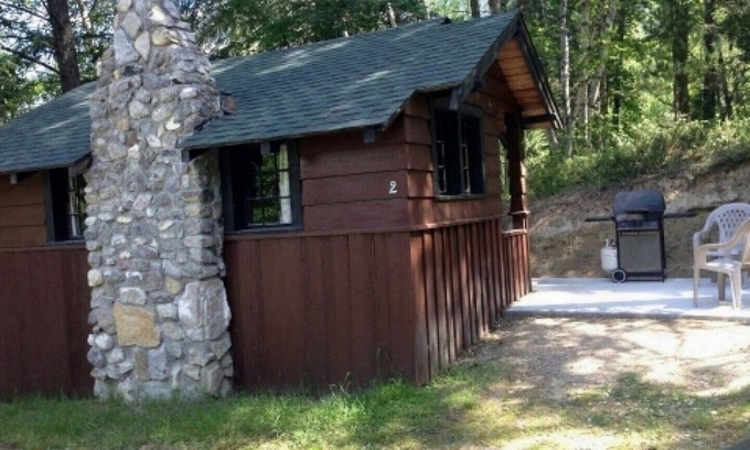 East Kootenay Cabin | Bungalow #2 or #3 with indoor hot tub