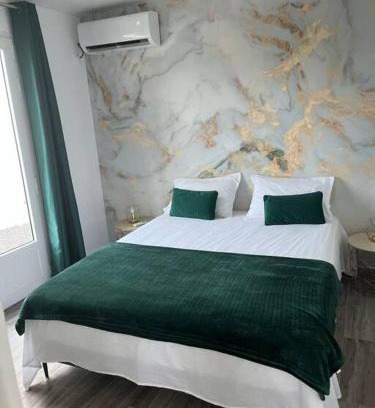 Point d'Or Apartment | Bungalow bougainvilliers