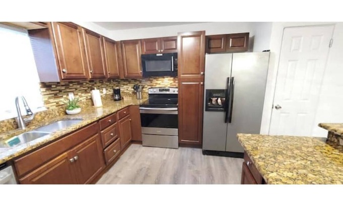 Lawsona - Fern Creek House | Bungalow DT by Lake Eola & KIA center Sleeps 12