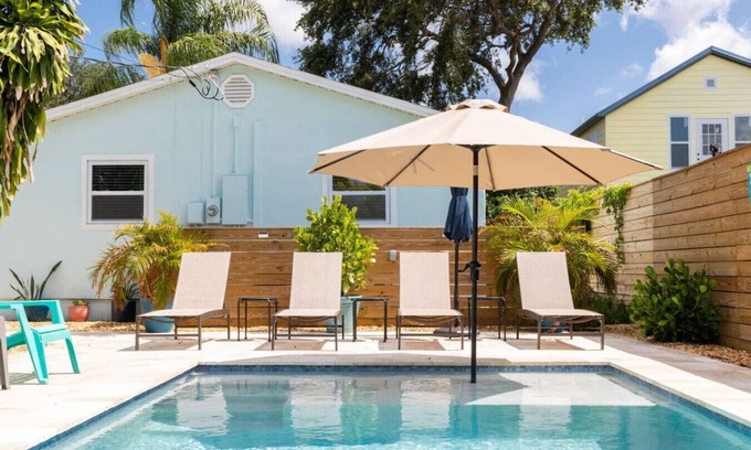 Gulfport House | Bungalow Heated Pool Home 10 minutes to Beaches