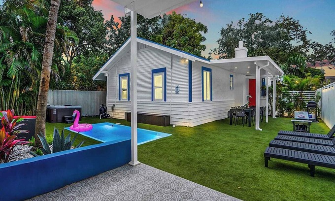 East Little Havana House | Bungalow House | 6BR pool | Little Havana