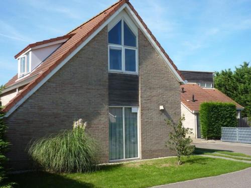 Breskens House | Bungalow in Breskens near Beach & Lighthouse