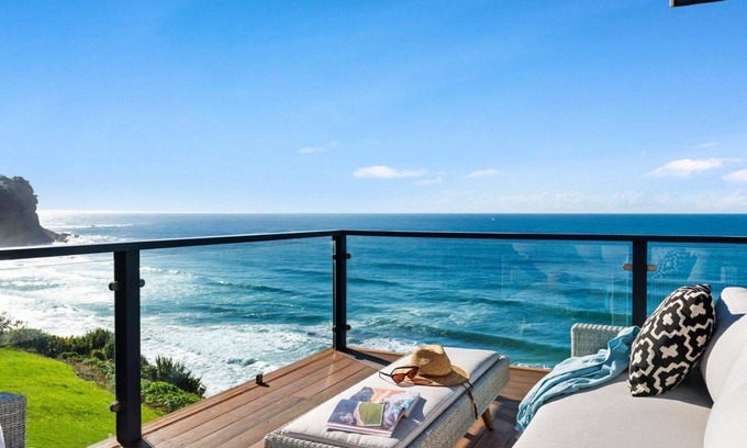 Newport House | BUNGAN BEACHSCAPE by Palm Beach Holiday Rentals