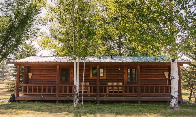 Bozeman Cabin | Bunkhouse 3 at Gallatin Canyon Cabins