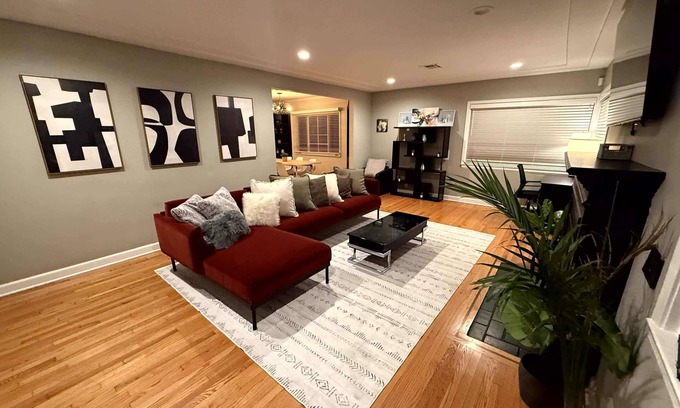 Burbank House | Burbank Bliss Summary