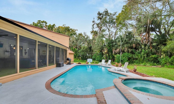 Temple Crest House | Busch Gardens Getaway: 3 King Beds, Pool, Hot Tub, Mini Golf & More!