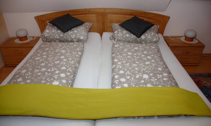 Oberasbach Apartment | Business Apartment "Renate" with Shared Terraces, Shared Garden & Wi-Fi