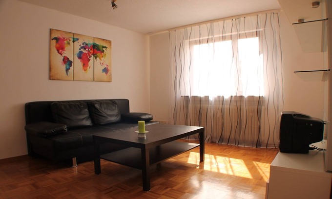 Renningen Apartment | Business or vacation, central 80sqm apartment near Bosch/Porsche/Daimler