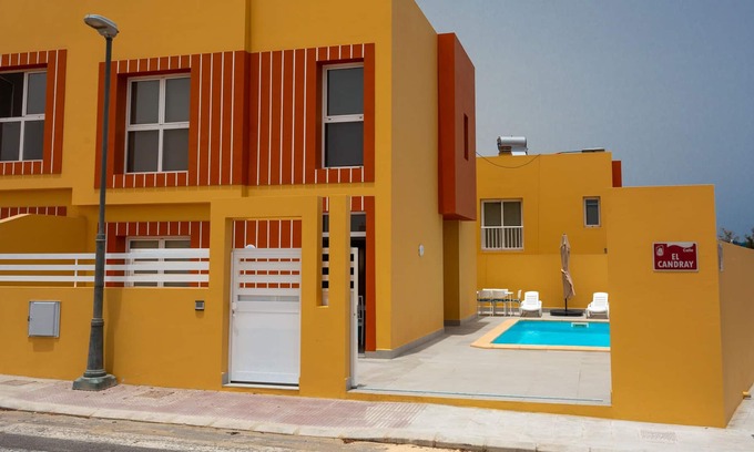 Puerto del Rosario House | BUTTERFLIES POOL 2 TRANQUILITY AND RELAXATION