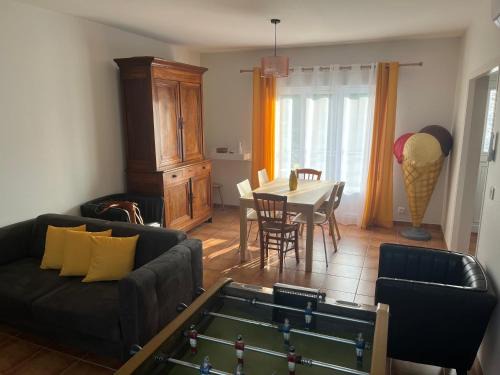 Chateauroux House | Buxerioux Retreat