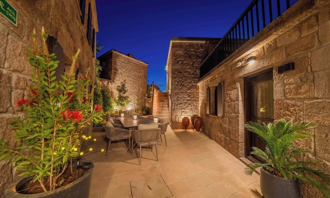 Behram Bed & Breakfast | Buyan Han