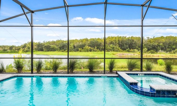 Kissimmee House | Buzz Lightyear and Princess Bedrooms with Star Wars Game Room and Lakeview