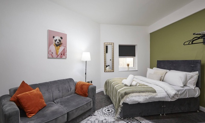 Huddersfield Apartment | Bv Royal Studio Seven Suite,Queengate Huddersfield