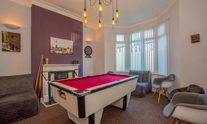 Castle Quarter House | By Lushlets - City Centre Hot tub Pool table - Great for Hens Stags & Rugby groups!