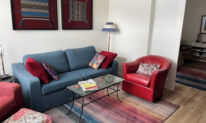 Lincoln City Apartment | By-the beach apartment in charming Historic Taft District, Lincoln City