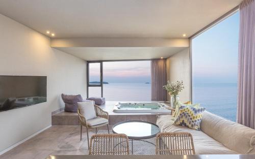 Byeonsan House | Byeonsan Barahan Pension