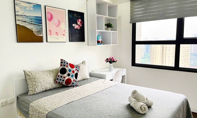 Trung Hoa Nhan Chinh Apartment | Căn hộ 2 phòng, 2 phòng tắm, ban công có tầm nhìn rộng - Vinhomes D'Capitale