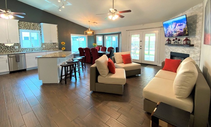 Chandler House | CΛsitΛ ΛrizonΛ - Chandler - Designed for LARGE FAMILIES + Kids